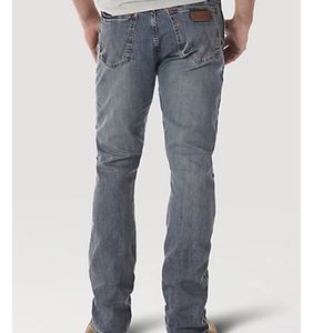 MEN'S WRANGLER RETRO® SLIM FIT BOOTCUT JEAN